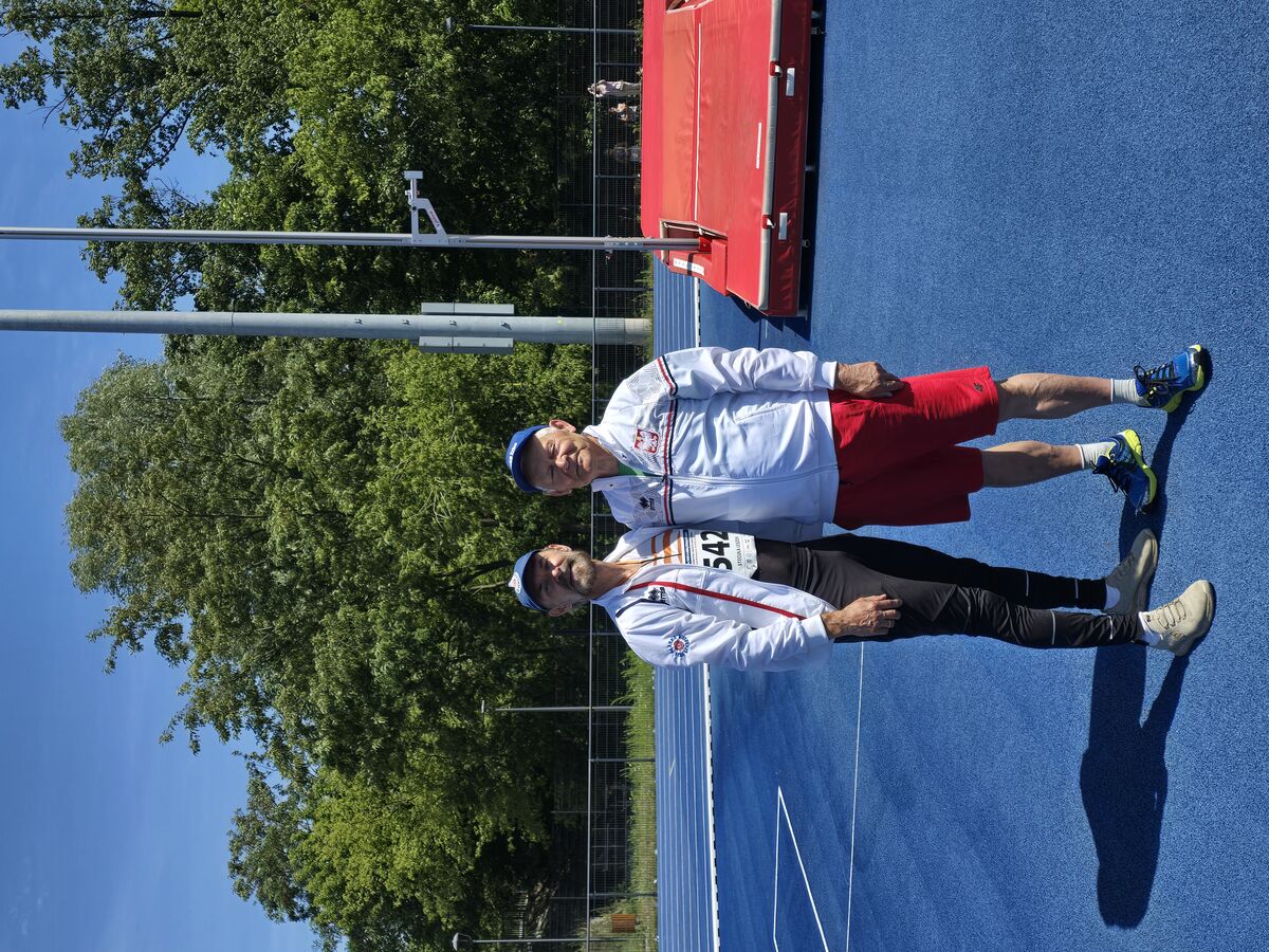 14 mpl w lekkiej atletyce od lewej stoja leszek stecula stefan madejjpg