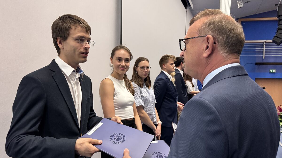 Uroczyste wręczenie dokumentów potrzebnych do rozpoczęcia stażu podyplomowego 