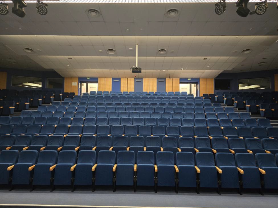 ZAPYTANIE OFERTOWE na wykonanie projektu remontu i kompleksowej aranżacji wnętrza sali audytoryjnej Śląskiej Izby Lekarskiej w Katowicach