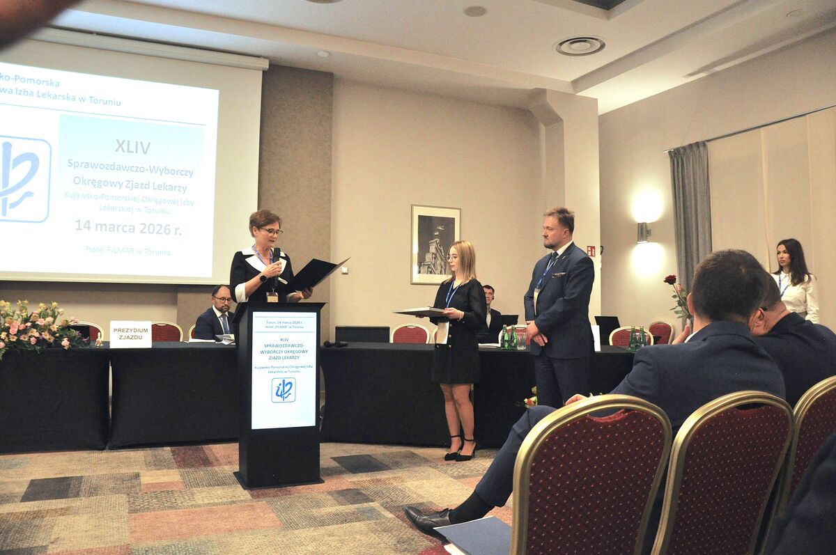 Wręczenie Złotej Odznaki Zasłużony dla Lekarzy Pro Medico dla dr. Wojciecha Kaatza