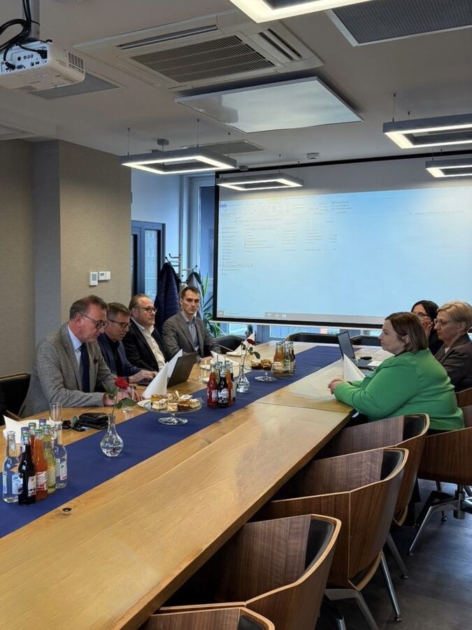 e041f9d0 983a 4de3 b062 0cf478b6eceb