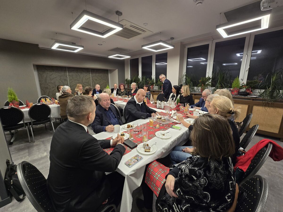 photo 2024 12 11 18 37 45