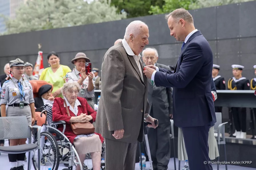 Dr n. med. Mieczysław Buczkowski z Krzyżem Oficerskim Orderu Odrodzenia Polski 
